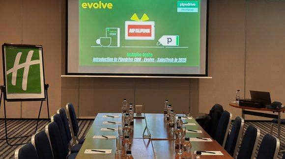 Evolve running onsite Pipedrive training